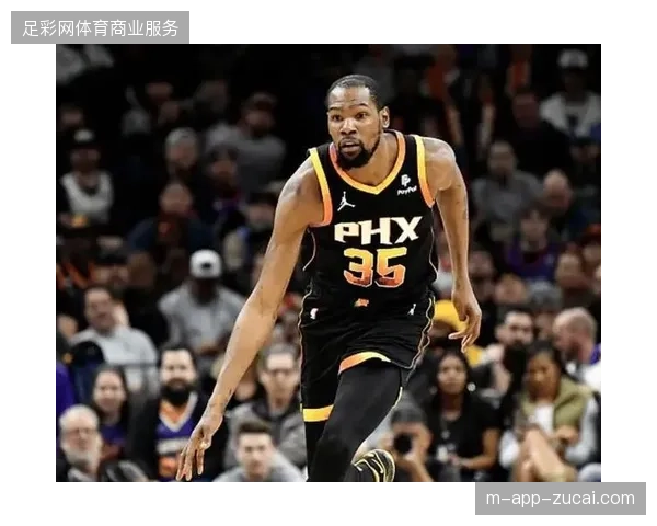 杜兰特、布克与比尔三巨头磨合失败，太阳队在季后赛中因缺乏合格控卫而被对手轻松击溃